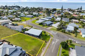 4 Ross Place, Whiritoa