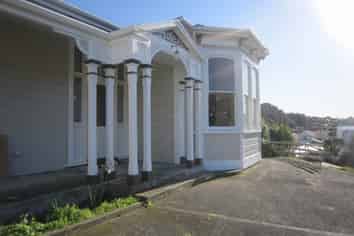 1/36 The Parade, Island Bay