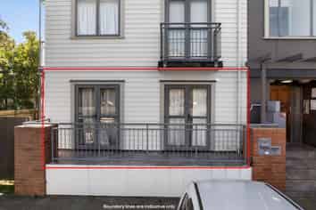 GA/8 Crown Lynn Place, New Lynn
