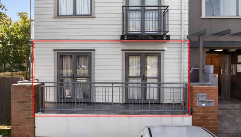 GA/8 Crown Lynn Place, New Lynn