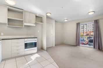 GA/8 Crown Lynn Place, New Lynn