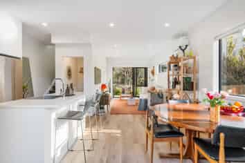 33 Meg Lane, Glen Eden