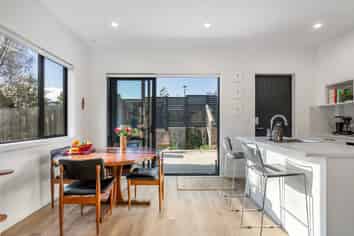 33 Meg Lane, Glen Eden