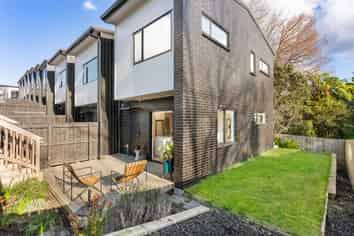 33 Meg Lane, Glen Eden