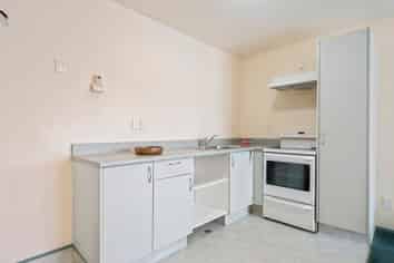 2D/13 Palm Grove, Berhampore