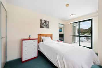 2D/13 Palm Grove, Berhampore