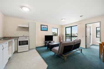 2D/13 Palm Grove, Berhampore