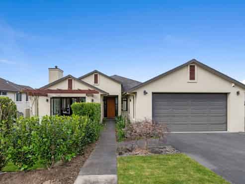 36 Great West Road, Pukehangi
