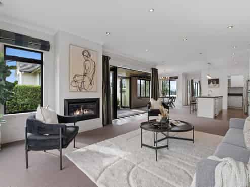 36 Great West Road, Pukehangi