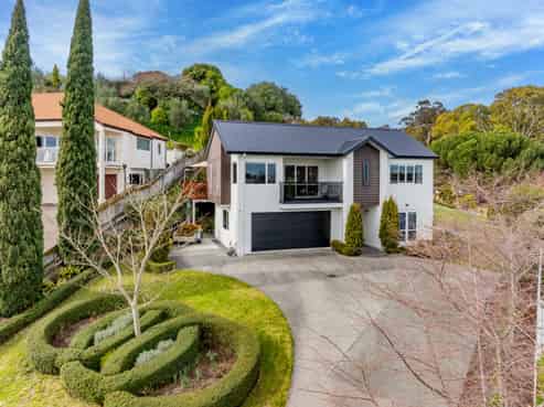 17 Iona Road, Havelock North