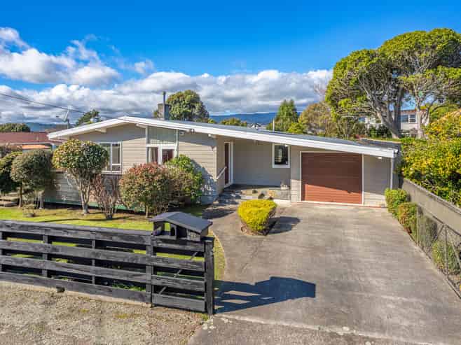32 Domain Road, Otaki