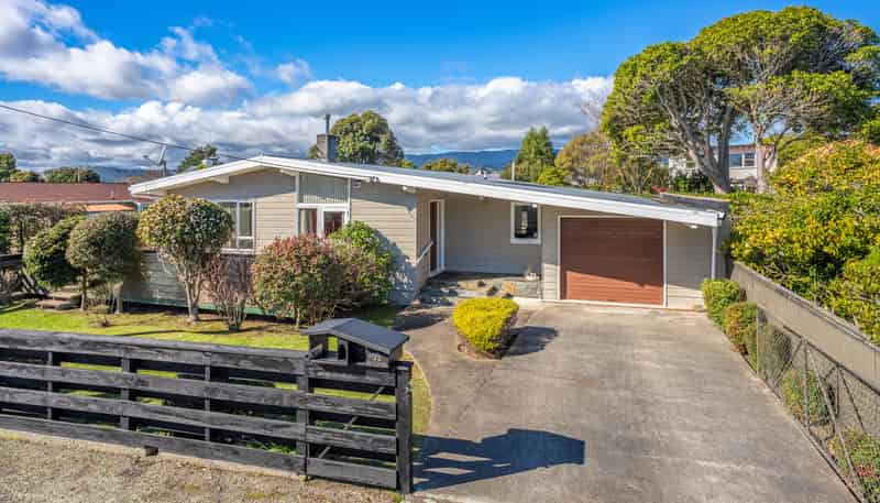 32 Domain Road, Otaki