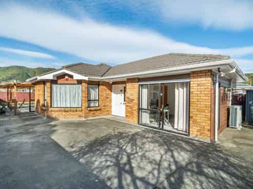 12B Raymond Terrace, Fairfield