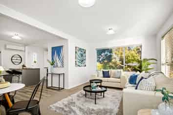 2/200 Dowse Drive, Maungaraki