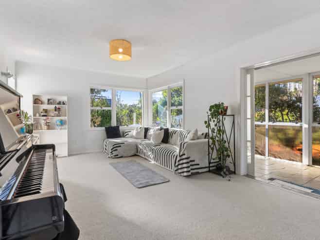 59 Bond Crescent, Forrest Hill