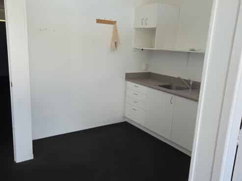 Retail Option On The Hill