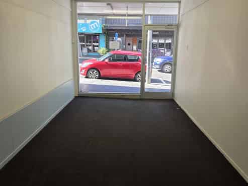 Retail Option On The Hill