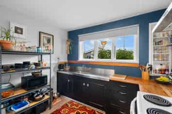 2 Lee Street, Southbridge