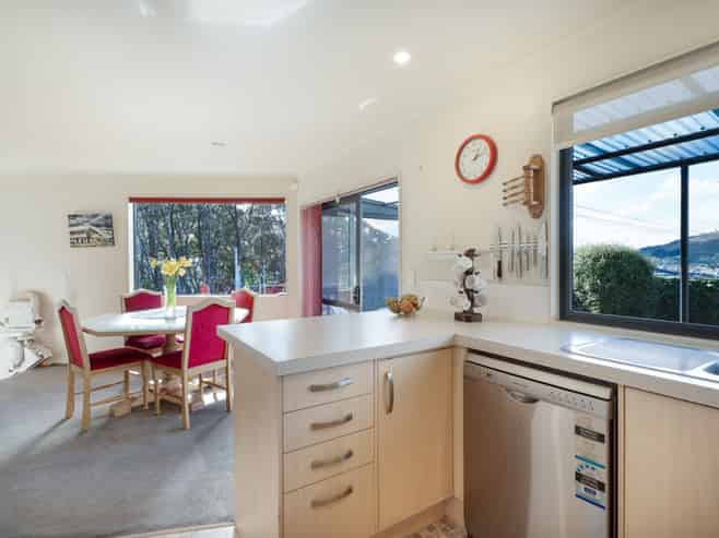 1A Chester Road, Tawa
