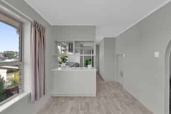 15 Maple Avenue, Dinsdale