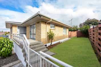 15 Maple Avenue, Dinsdale