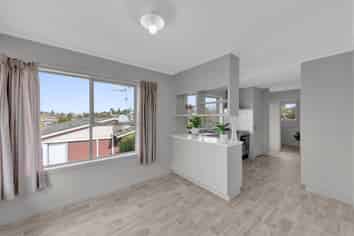 15 Maple Avenue, Dinsdale