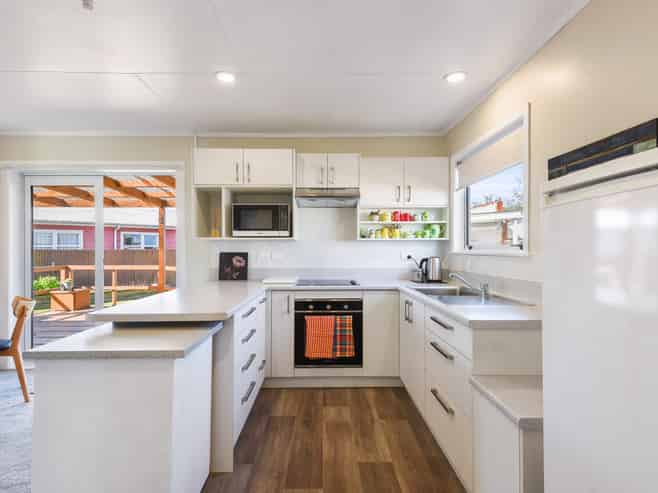 8 Allan Street, Glenholme