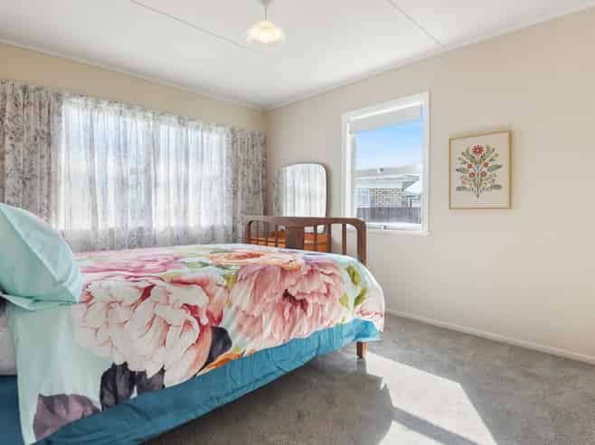 8 Allan Street, Glenholme