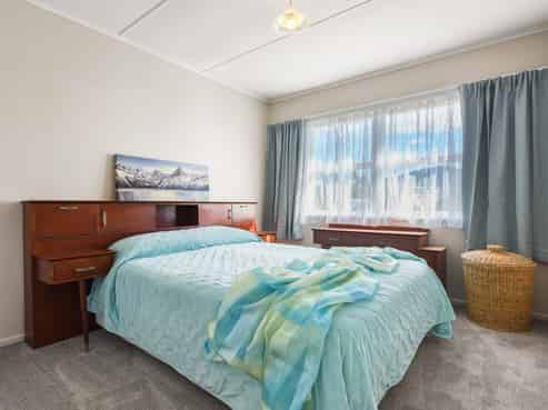 8 Allan Street, Glenholme