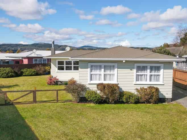 8 Allan Street, Glenholme