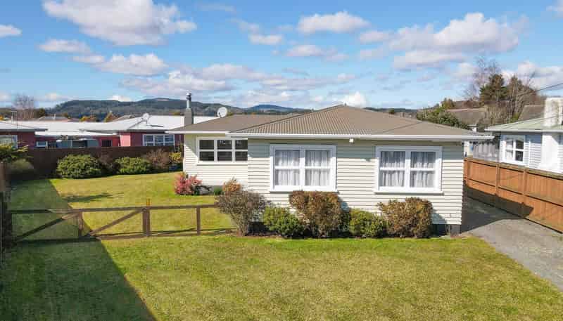 8 Allan Street, Glenholme