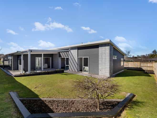 98 Stirling Drive, Morrinsville