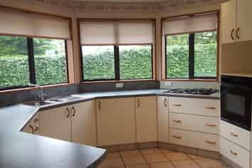 1735 Cust Road, Cust