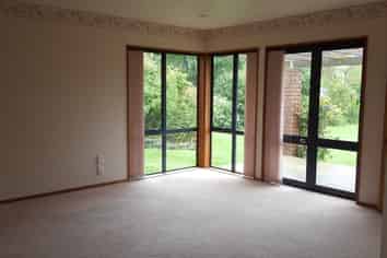 1735 Cust Road, Cust