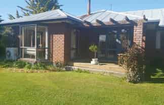 1735 Cust Road, Cust