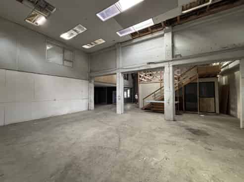 300 sqm Warehouse – Minutes from the CBD