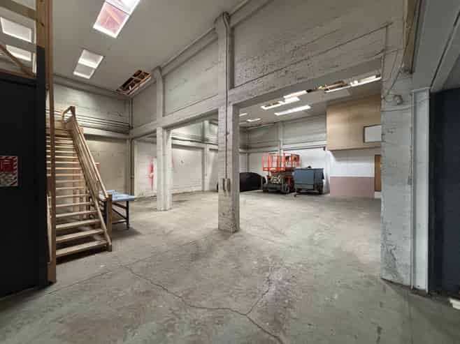 300 sqm Warehouse – Minutes from the CBD