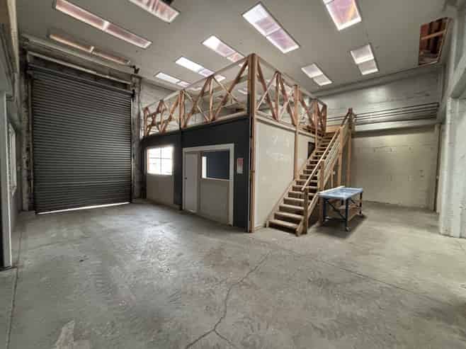 300 sqm Warehouse – Minutes from the CBD