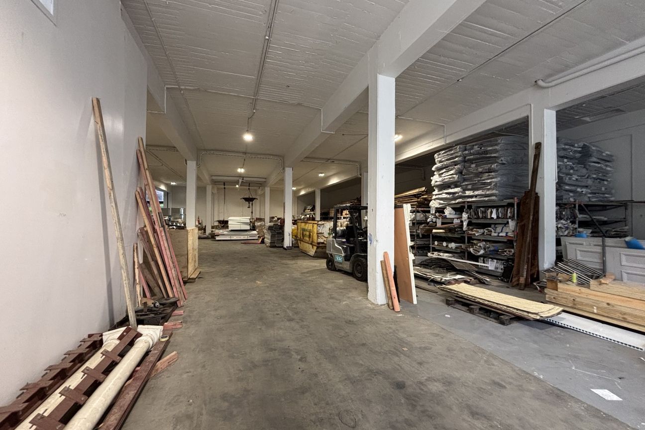 No-Fuss Industrial Space - Ngauranga - View 2