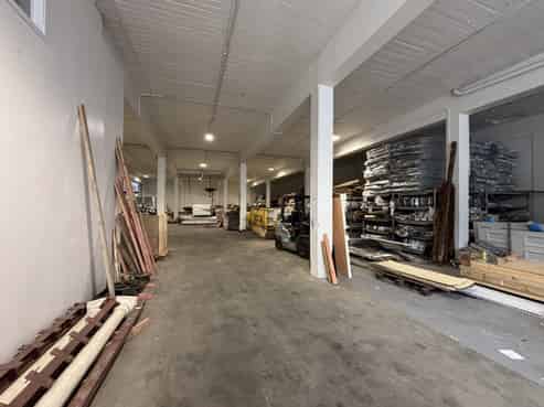 No-Fuss Industrial Space - Ngauranga