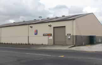 Industrial warehouse to lease on Malden Street