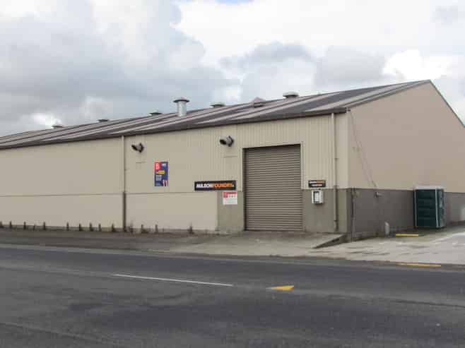 Industrial warehouse to lease on Malden Street