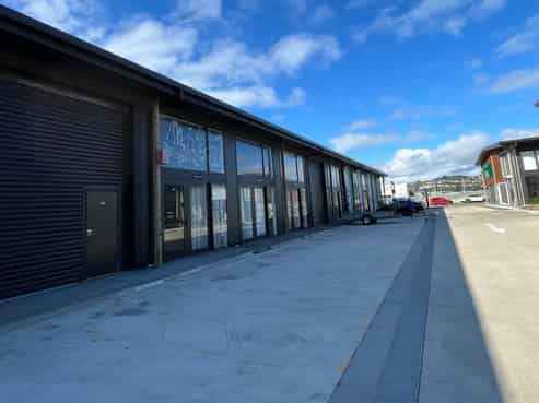 56sqm with roller door - ideal for owner-occupiers