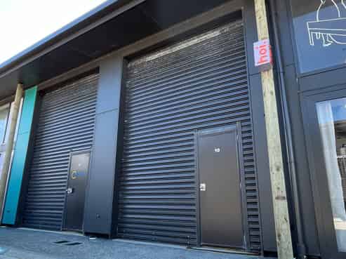 56sqm with roller door - ideal for owner-occupiers