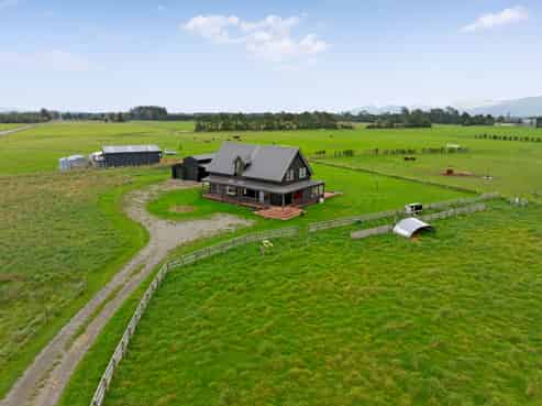 342 No 1 Line, Featherston