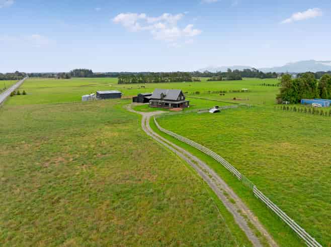 342 No 1 Line, Featherston