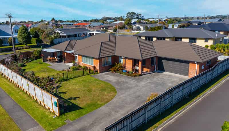 1 Honeyfield Drive, Whalers Gate