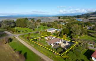 1327 Collingwood-puponga Main Road, Collingwood