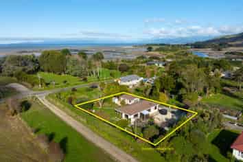 1327 Collingwood-Puponga Main Road, Collingwood