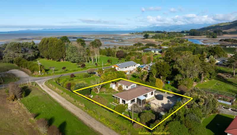 1327 Collingwood-puponga Main Road, Collingwood
